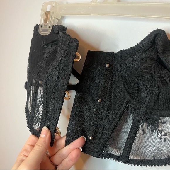 Urban Outfitters Out From Under Firecracker Black Lace Cropped Corset Top M NWT - Picture 8 of 15